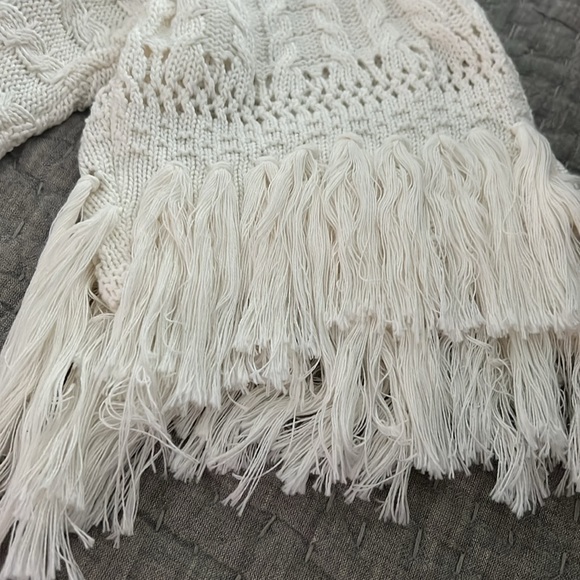 CAbi Cream Fringe Fiesta Poncho Sweater Top EUC - Picture 4 of 5